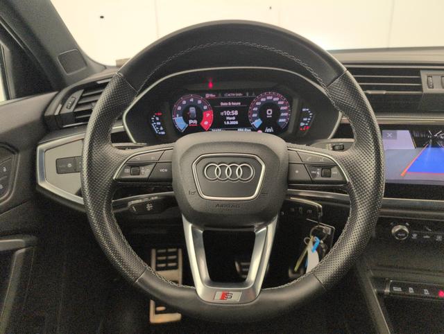 Audi Q3 S line 