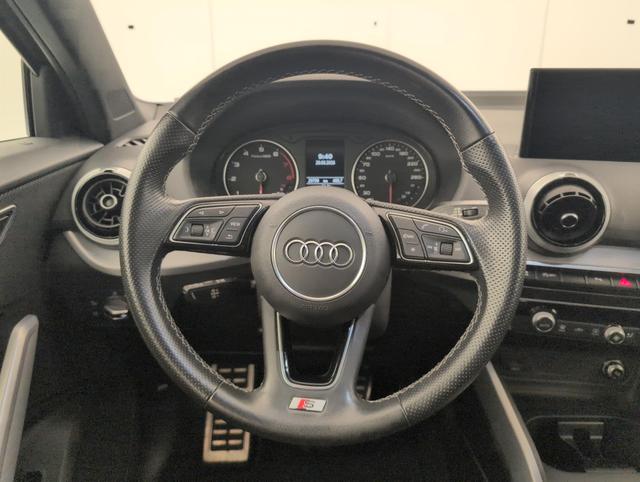 Audi Q2 S line 