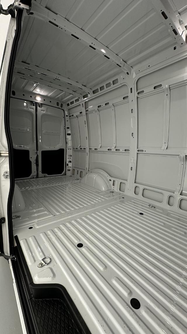 Iveco Daily 35S14BA8 12m3 