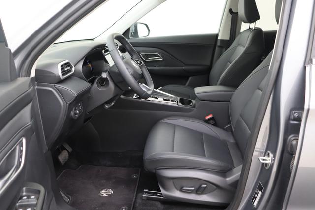 MG ZS Luxury 