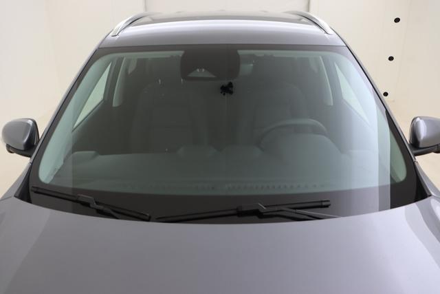 MG ZS Luxury 