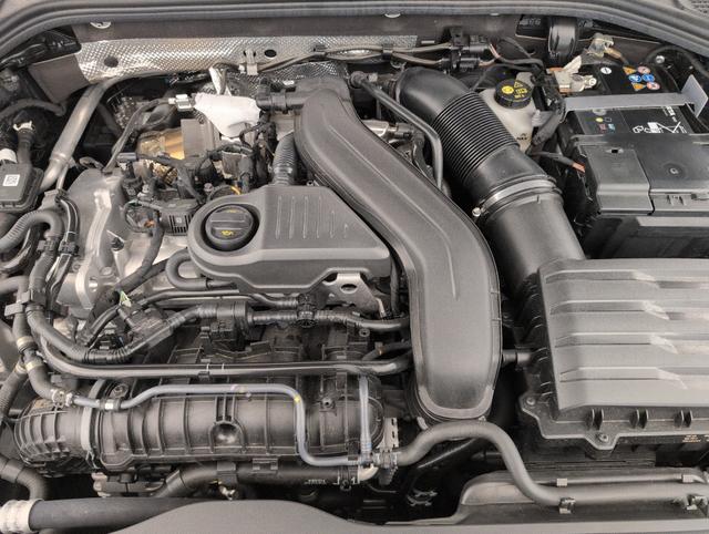 Volkswagen Golf Life Plus 