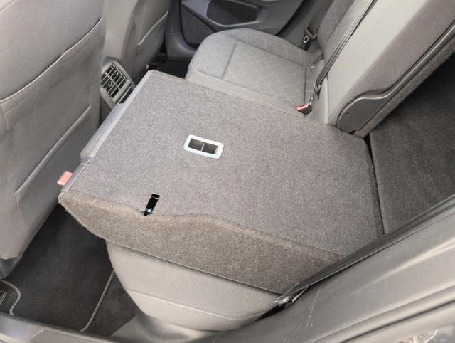 Volkswagen Golf Life Business 