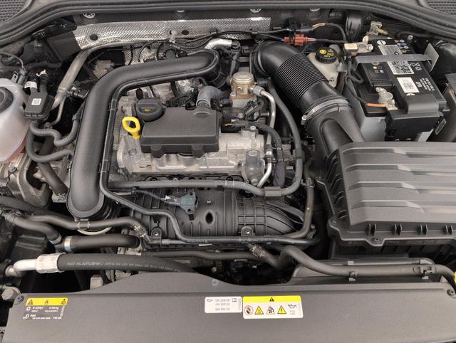 Volkswagen Golf Life Business 