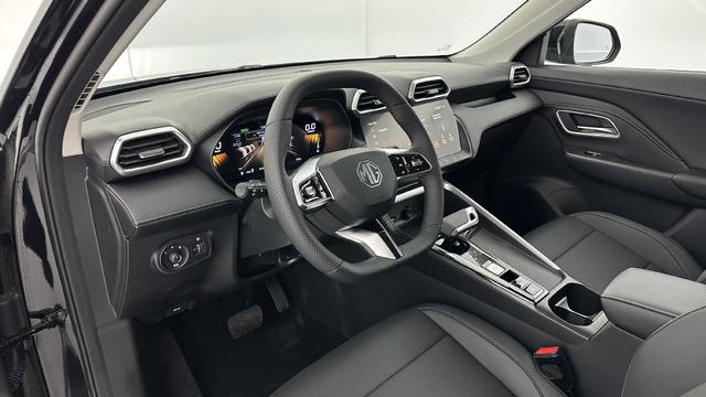 MG ZS Luxury 