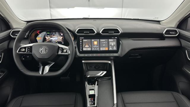 MG ZS Luxury 