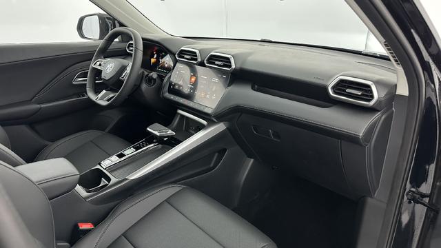 MG ZS Luxury 