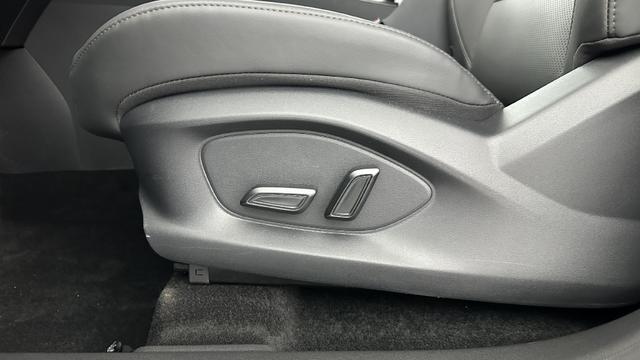 MG ZS Luxury 