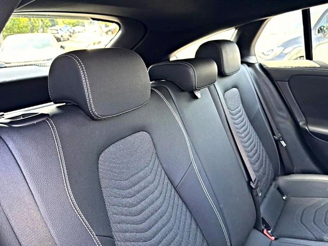 Mercedes-Benz Business Line CLA 180 