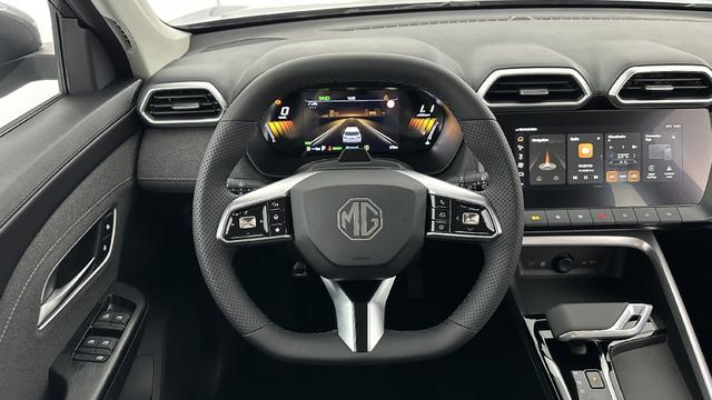 MG ZS 