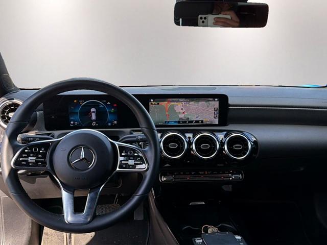 Mercedes-Benz Business Line CLA 180 