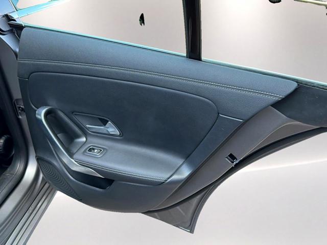 Mercedes-Benz Business Line CLA 180 