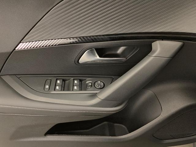 Peugeot e-2008 Allure 