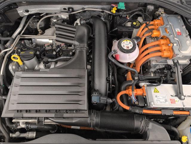Volkswagen Golf Style 