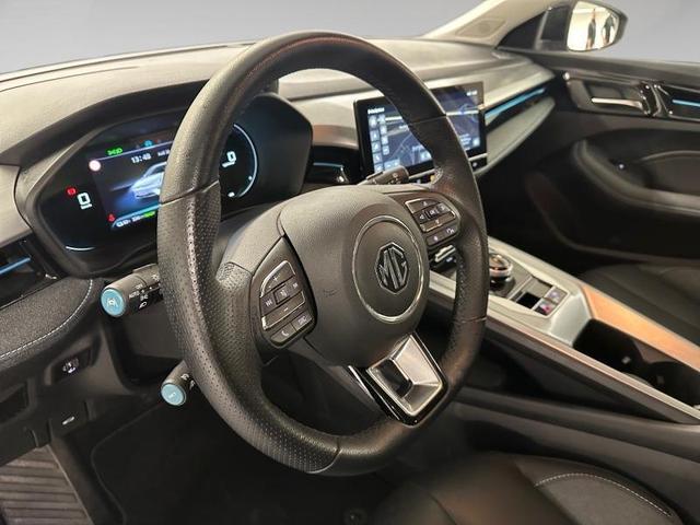 MG MG5 Luxury 