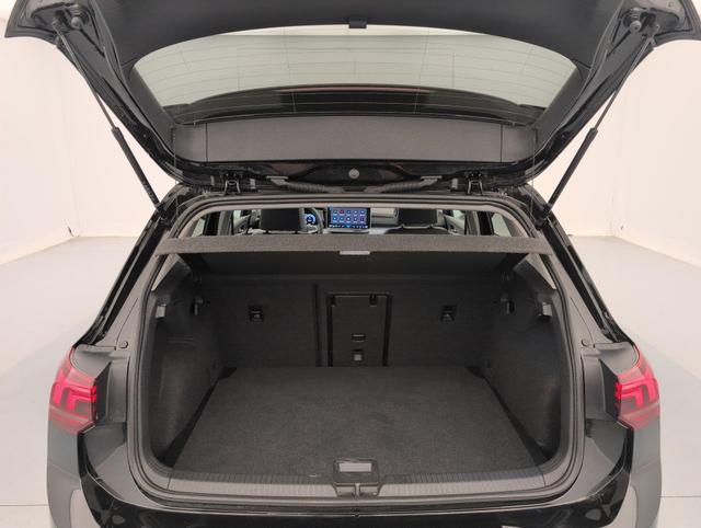 Volkswagen Golf Life Plus 