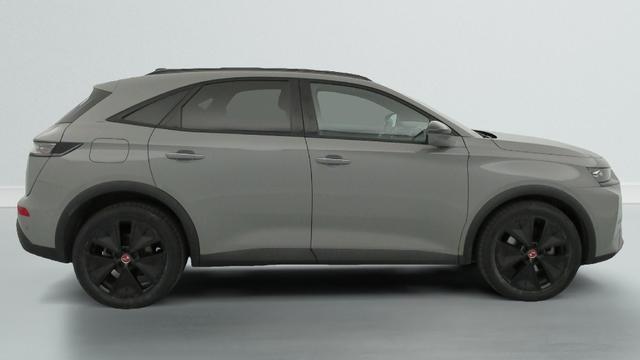 DS Automobiles 7 Performance Line + DS7 (Crossback) 