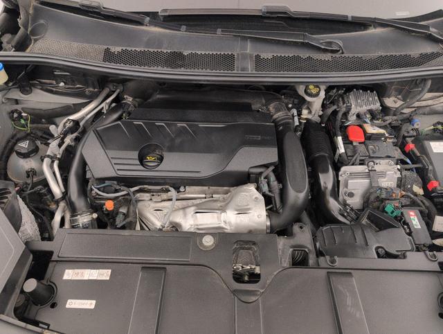 DS Automobiles 7 Performance Line + DS7 (Crossback) 