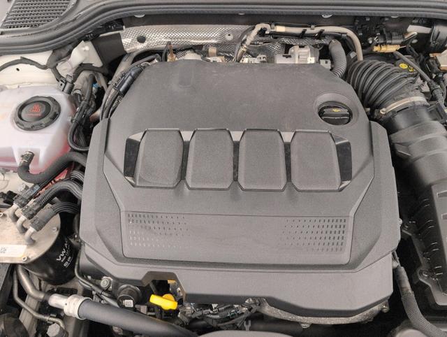 Volkswagen Golf Life Plus 