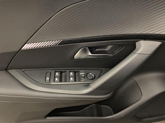 Peugeot e-2008 Allure 