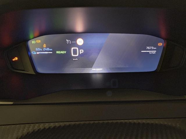 Peugeot e-2008 Allure 