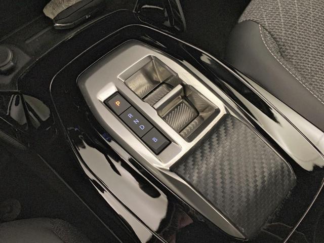 Peugeot e-2008 Allure 