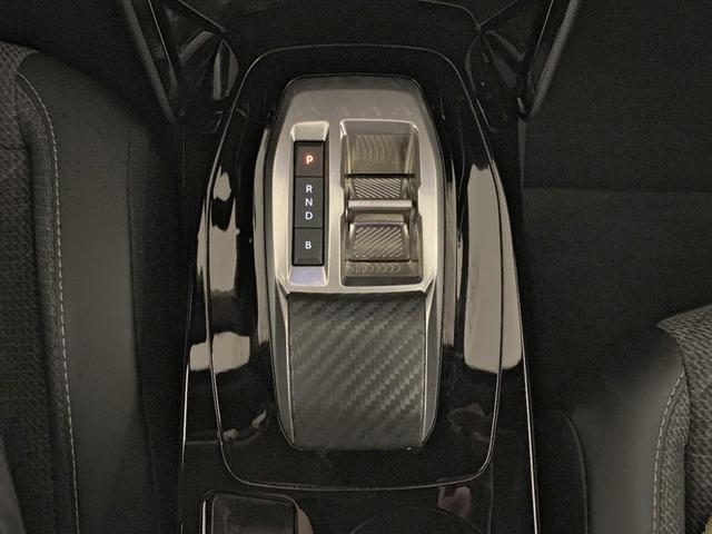 Peugeot e-2008 Allure 