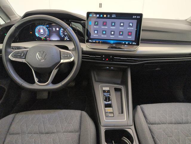 Volkswagen Golf Life Plus 