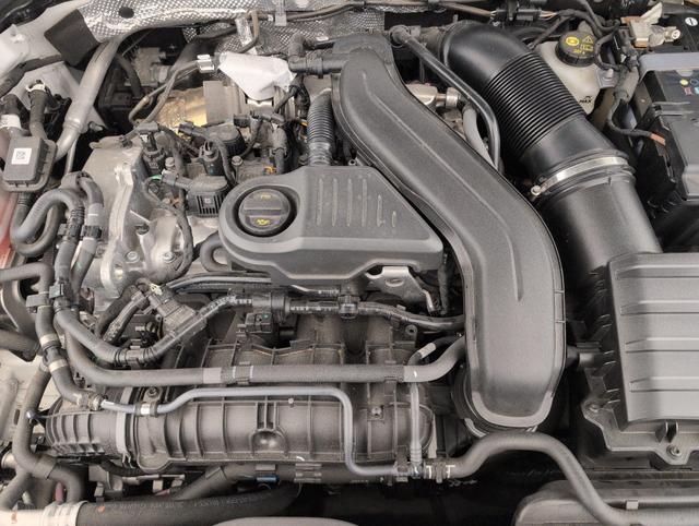 Volkswagen Golf Life Plus 