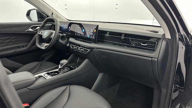MG EHS Luxury 