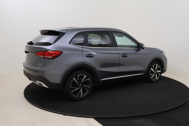 MG ZS Luxury 