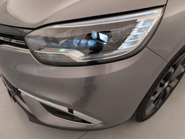 Renault Grand Scenic Black Edition 