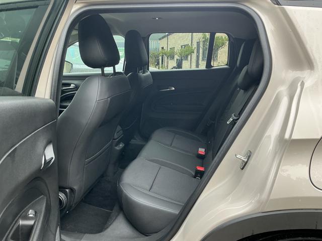 Jeep Avenger Summit 