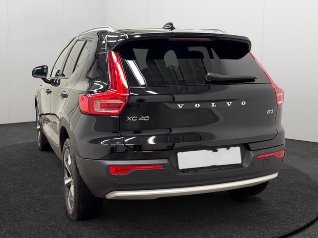 Volvo XC40 Core DCT 