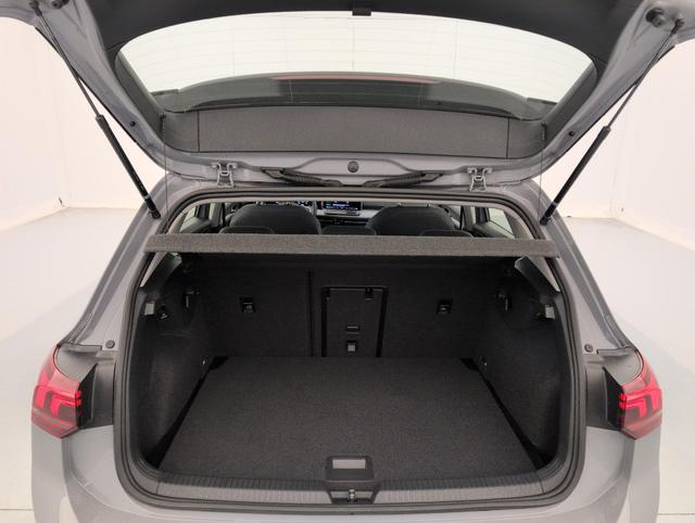 Volkswagen Golf Life Plus 