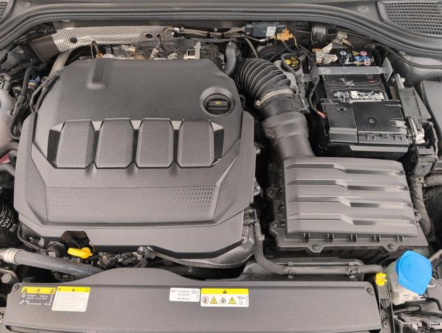Volkswagen Golf Life Plus 
