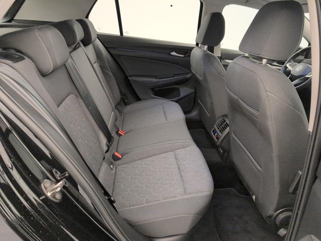 Volkswagen Golf - Life Plus