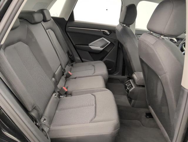 Audi Q3 Business line 