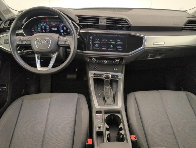 Audi Q3 Business line 