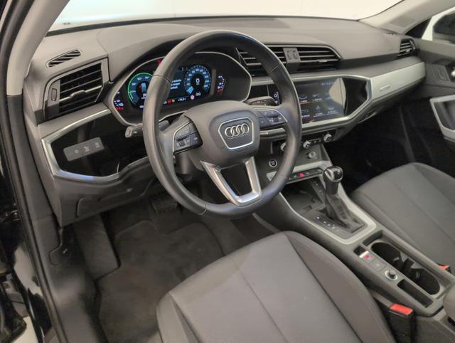 Audi Q3 Business line 