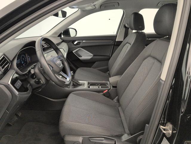 Audi Q3 Business line 