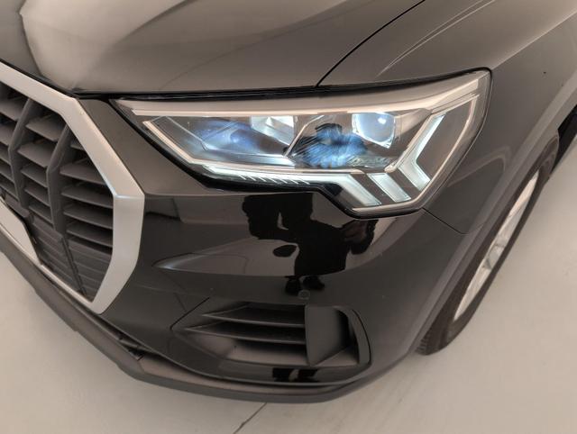 Audi Q3 Business line 