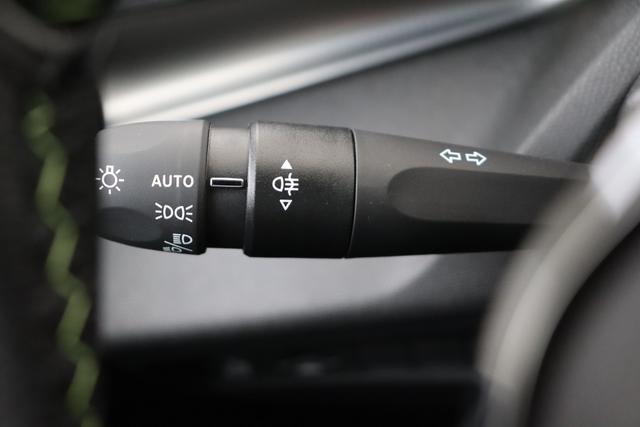Peugeot 408 1.2 Turbo 130 hp EAT8 