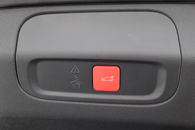 Peugeot 408 1.2 Turbo 130 hp EAT8 
