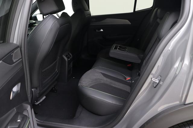 Peugeot 408 1.2 Turbo 130 hp EAT8 