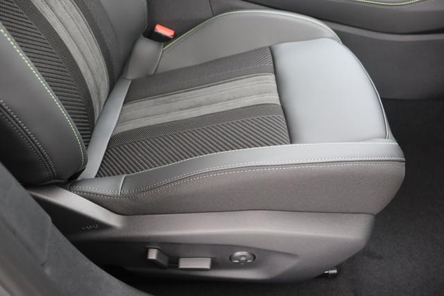 Peugeot 408 1.2 Turbo 130 hp EAT8 