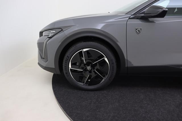 Peugeot 408 1.2 Turbo 130 hp EAT8 