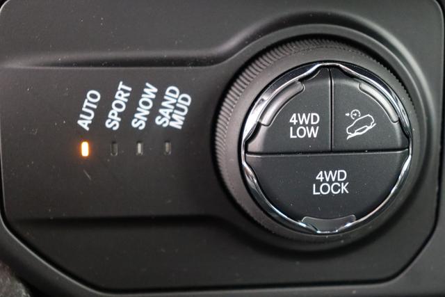 Jeep Renegade 1,3 T4 4Xe At6 