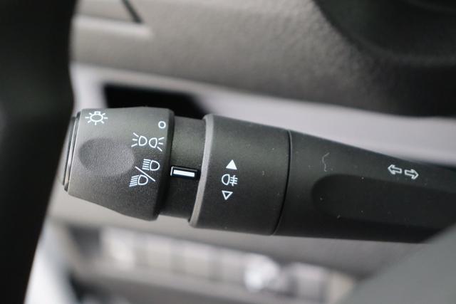 Peugeot e-Expert Fahrgestell 50 kWh 136 hp 