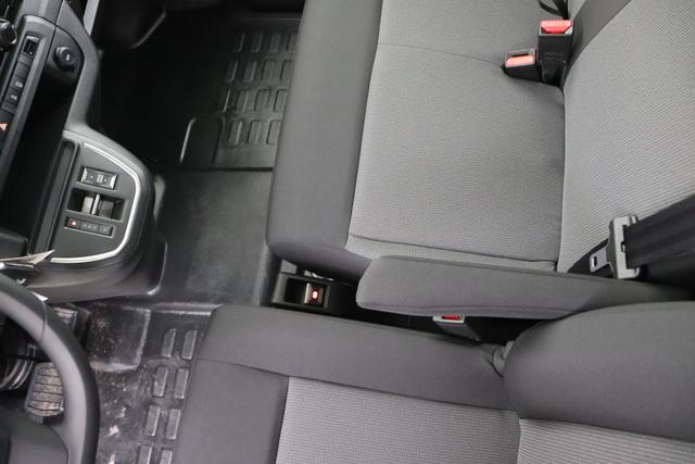 Peugeot e-Expert Fahrgestell 50 kWh 136 hp 